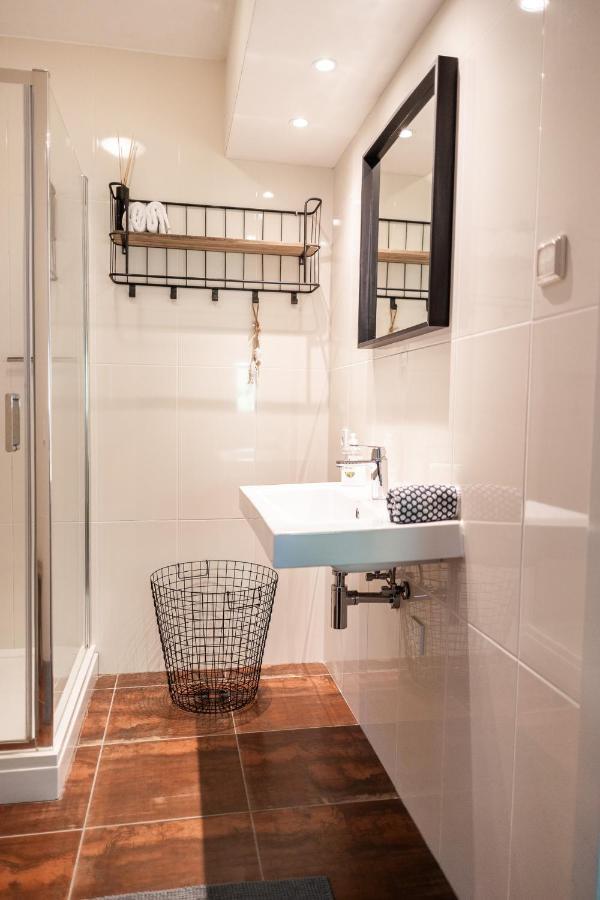 Bed and Breakfast Avellano Helmond Esterno foto
